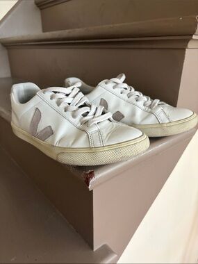 Veja White Leather Sneakers with Pale Pink V Emblem
